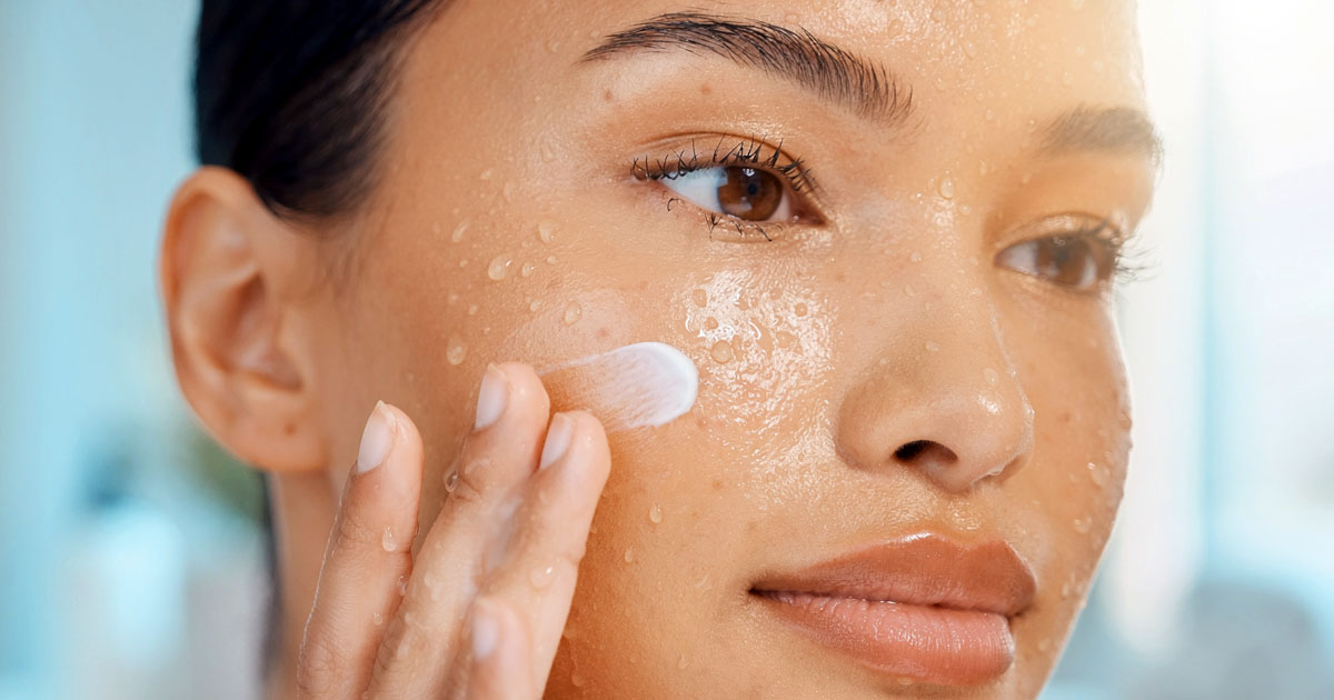 Using Hydrating Skincare Products Daily